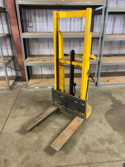 Big Joe 2154 Manual Stacker